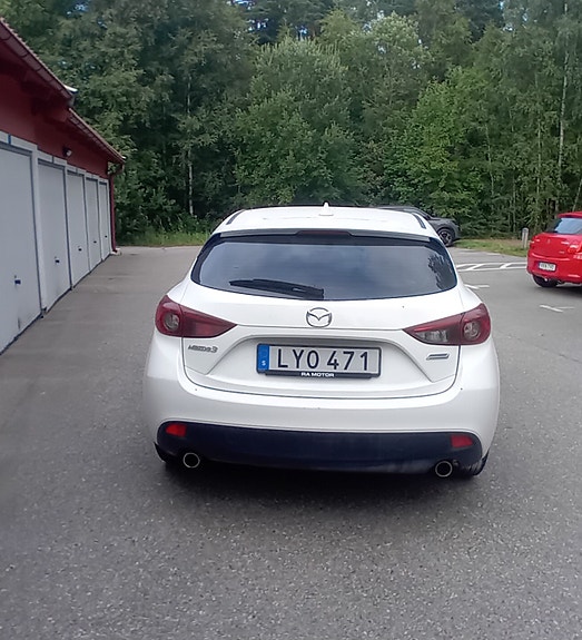 Mazda 3 2 of 11