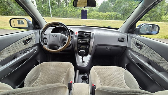 Hyundai Tucson 4 of 8