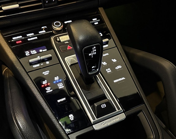 Porsche Cayenne 24 of 25