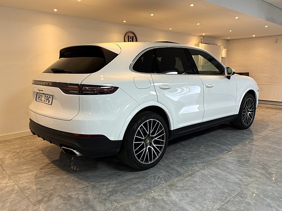 Porsche Cayenne 4 of 25