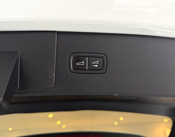 Porsche Cayenne 10 of 25