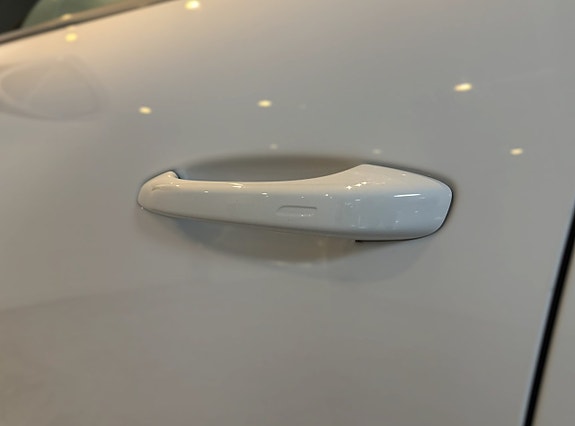 Porsche Cayenne 9 of 25