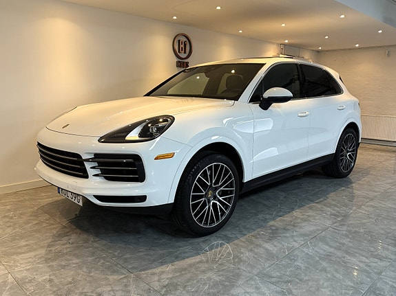 Porsche Cayenne 2 of 25