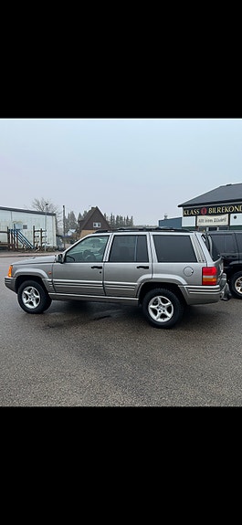 Jeep Grand Cherokee 4 of 6