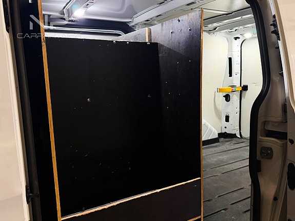 Ford Transit Custom 18 of 19