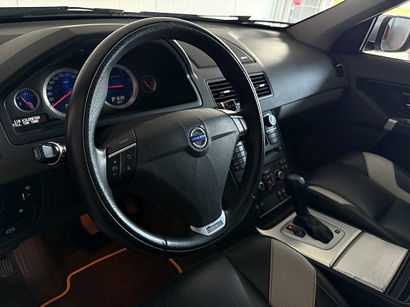 Volvo XC90 18 of 26