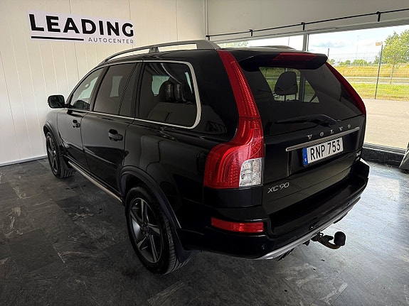 Volvo XC90 2 of 26