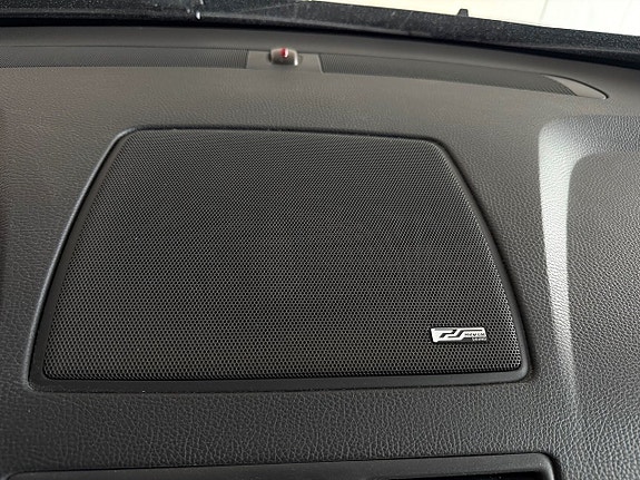 Volvo XC90 14 of 26