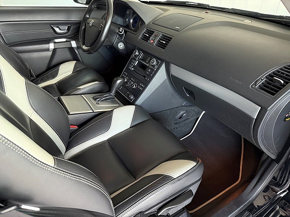 Volvo XC90 11 of 26