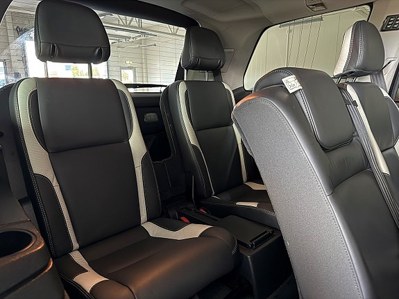 Volvo XC90 10 of 26