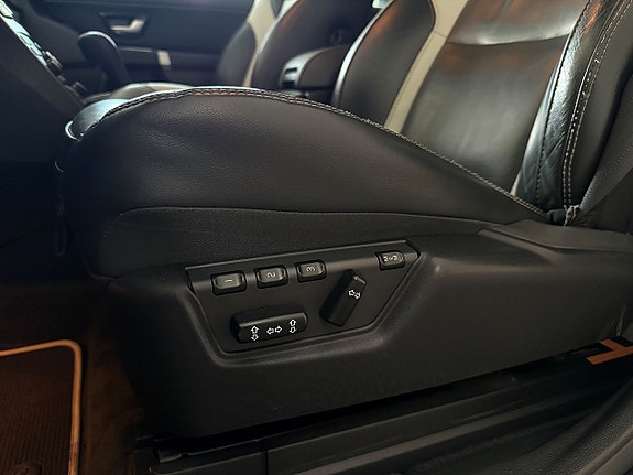 Volvo XC90 16 of 26