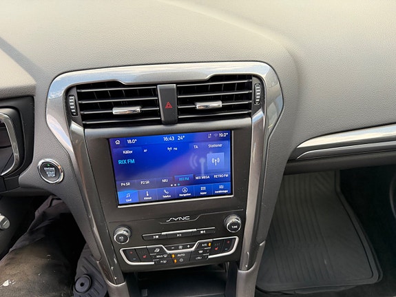 Ford Mondeo 22 of 28