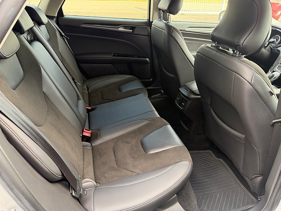 Ford Mondeo 14 of 28