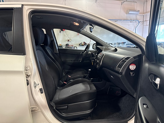 Hyundai i20 4 of 6
