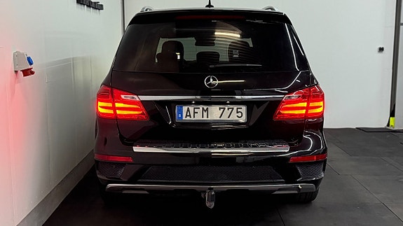 Mercedes-Benz GL350 14 of 30
