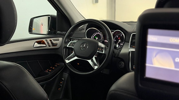 Mercedes-Benz GL350 23 of 30