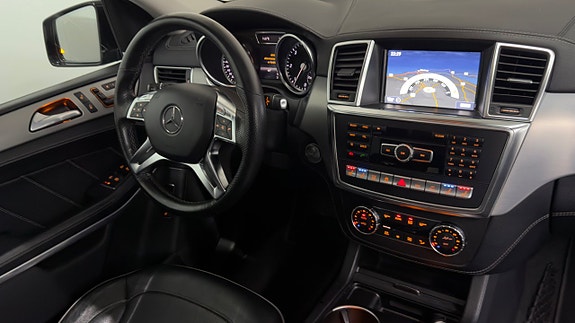 Mercedes-Benz GL350 30 of 30