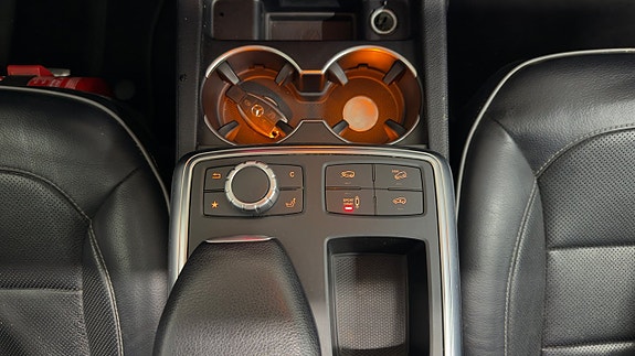 Mercedes-Benz GL350 26 of 30
