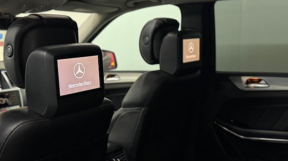 Mercedes-Benz GL350 10 of 30