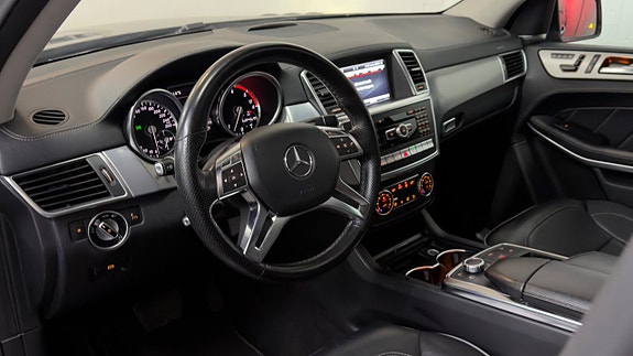 Mercedes-Benz GL350 5 of 30