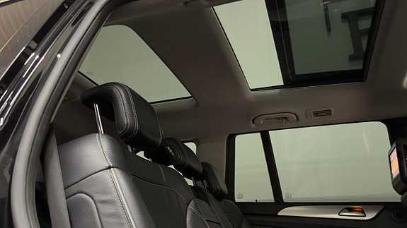 Mercedes-Benz GL350 22 of 30