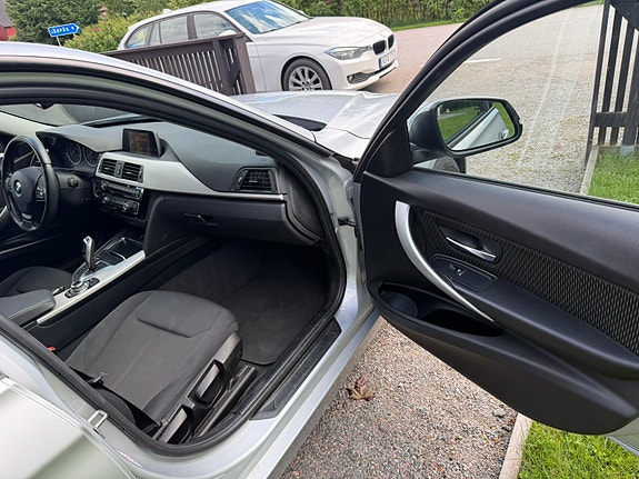 BMW 318d 9 of 12
