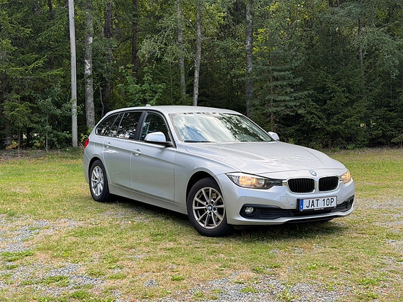 BMW 318d 2 of 12