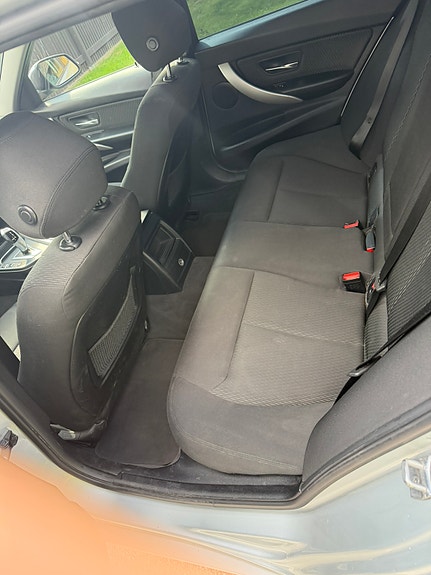 BMW 318d 11 of 12