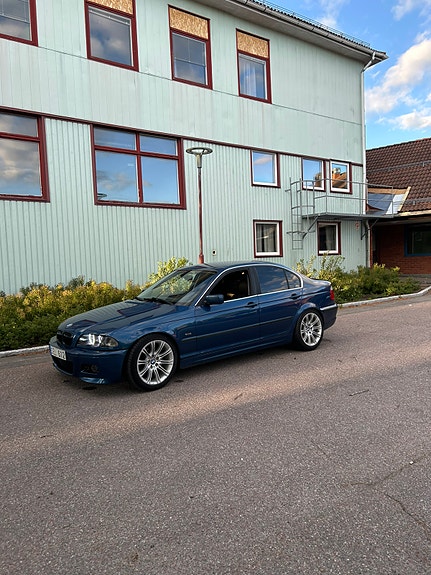 BMW 325i 4 of 7