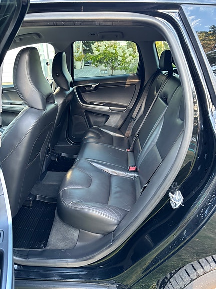 Volvo XC60 6 of 8