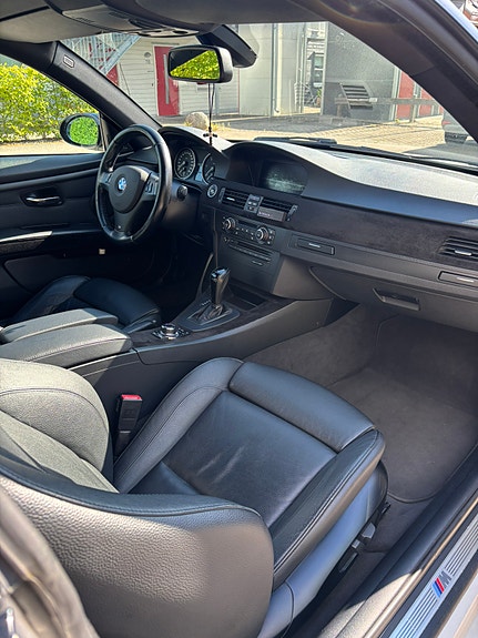 BMW 330d 8 of 10