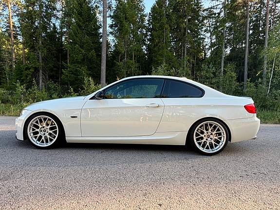 BMW 330d 5 of 10