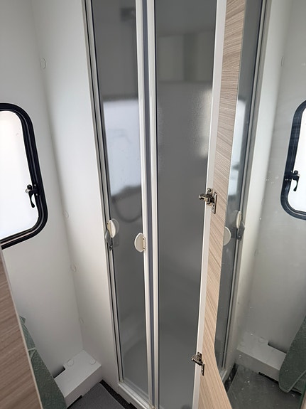 Adria Altea 552PK 3-vån säng Toppenfin! 10 of 12