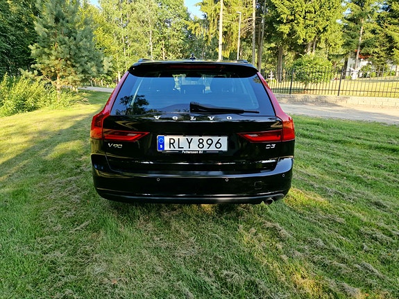 Volvo V90 3 of 10