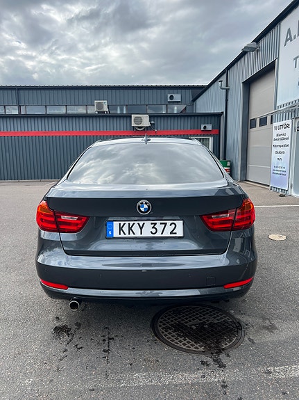 BMW 318d 4 of 8
