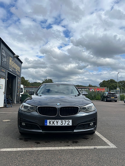 BMW 318d 3 of 8