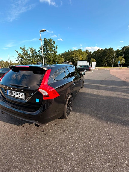 Volvo V60 4 of 9