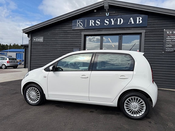 Volkswagen UP! 2 of 22