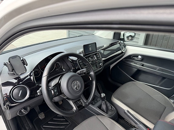 Volkswagen UP! 20 of 22