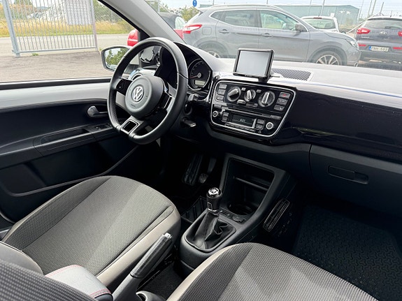 Volkswagen UP! 16 of 22