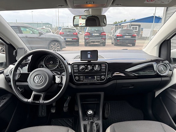 Volkswagen UP! 15 of 22