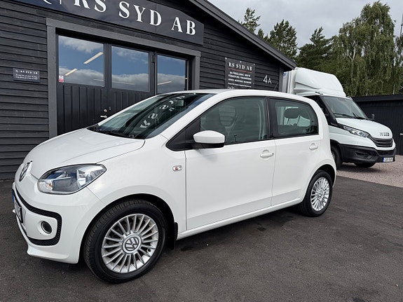 Volkswagen UP! 4 of 22