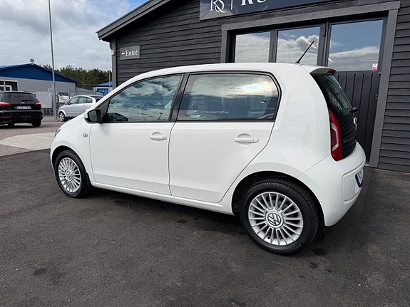 Volkswagen UP! 3 of 22