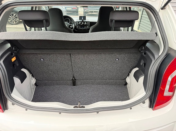 Volkswagen UP! 18 of 22