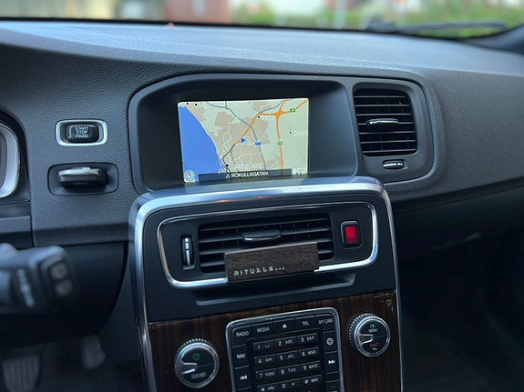 Volvo V60 12 of 12