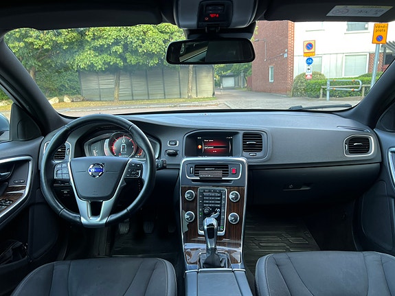 Volvo V60 7 of 12