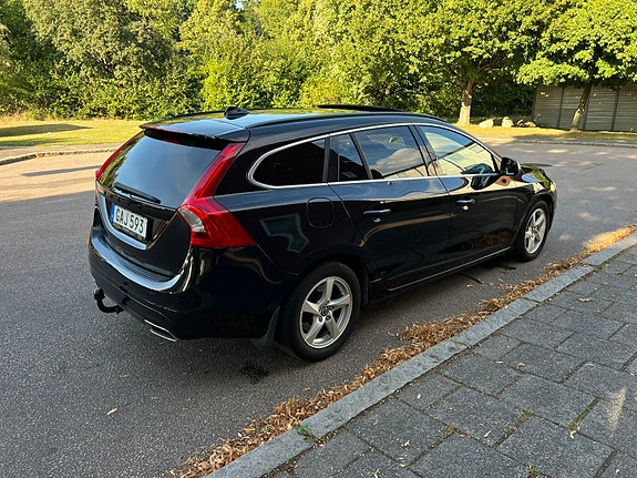 Volvo V60 4 of 12