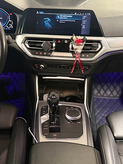 BMW 330e 8 of 9
