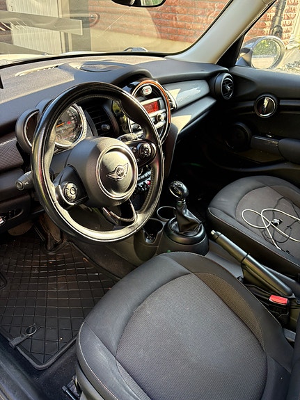 MINI Cooper 9 of 9