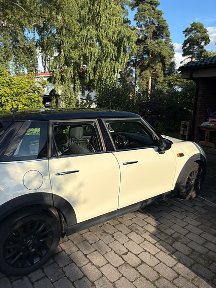 MINI Cooper 5 of 9
